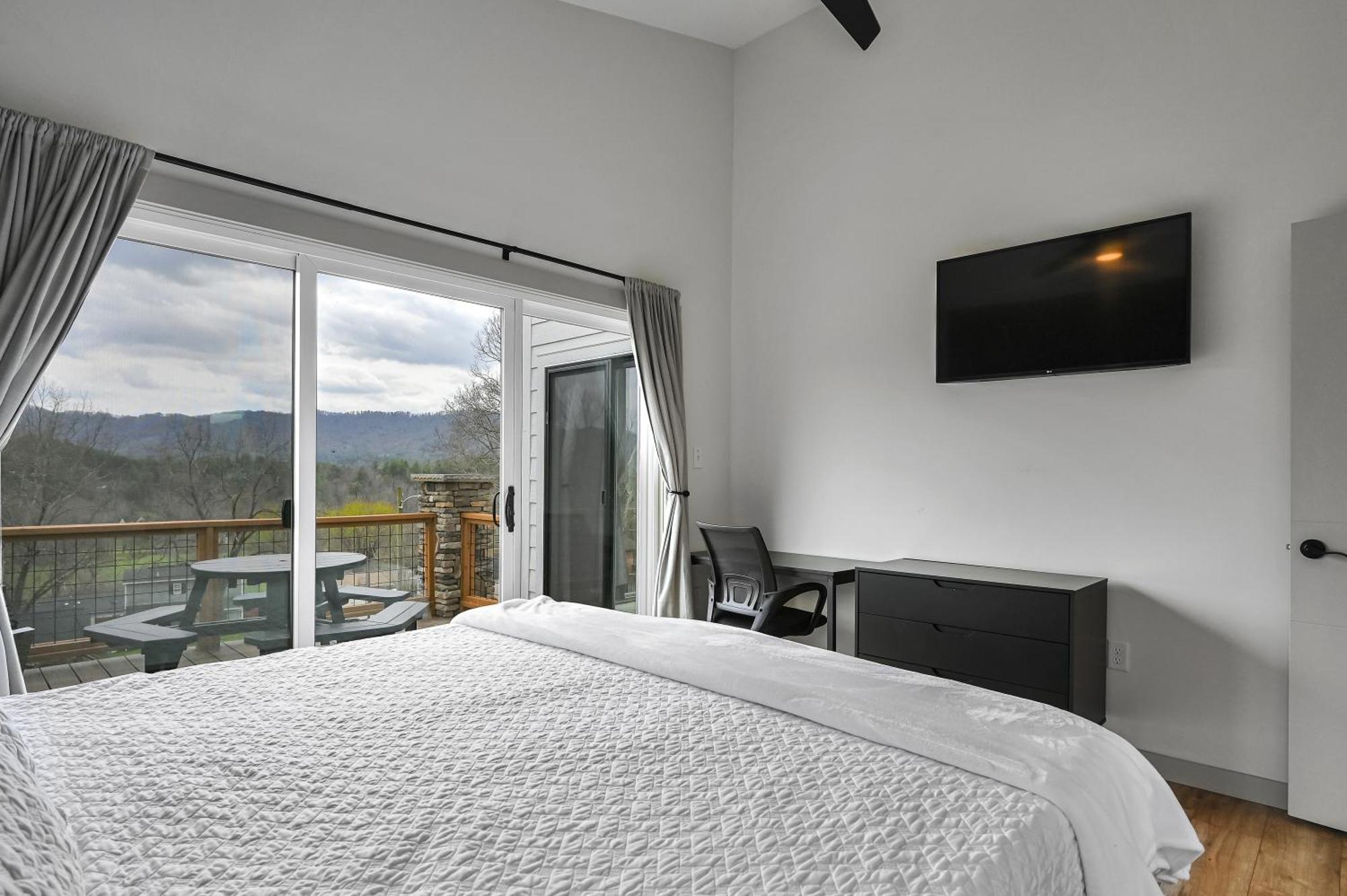 Villa Mon Tresor, Modern Mountain Views With Deck Weaverville Exterior foto